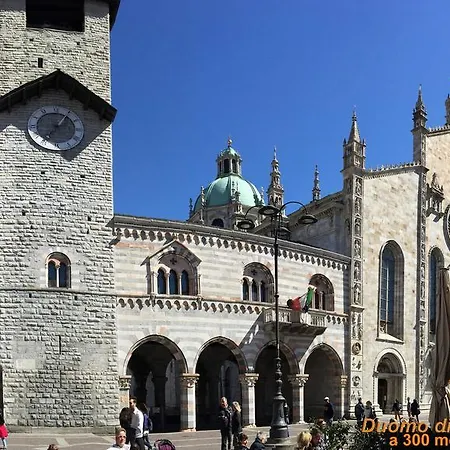 Ancient Courtyard Bonanomi 1p Historic Centre By Logicasa Como