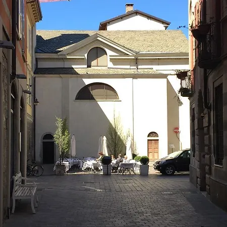Ancient Courtyard Bonanomi 1p Historic Centre By Logicasa Apartamento *