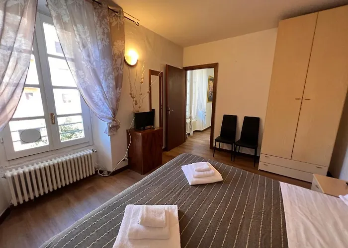 Apartment Ancient Courtyard Bonanomi In Historic Centre Como