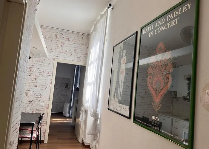 Ancient Courtyard Bonanomi In Historic Centre Apartment Como