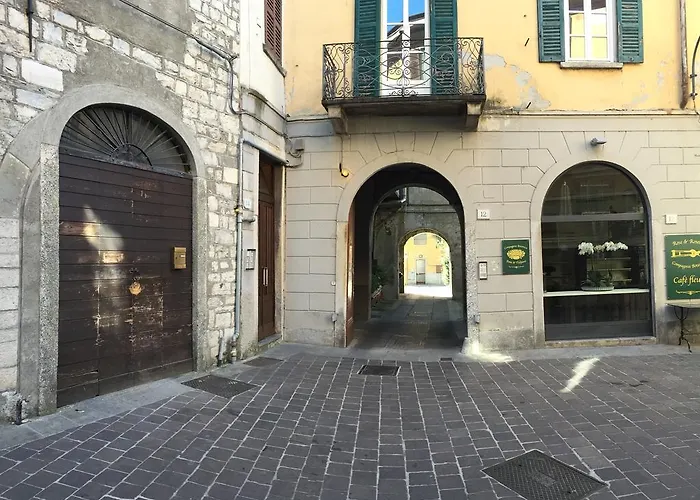 Apartment Ancient Courtyard Bonanomi In Historic Centre *